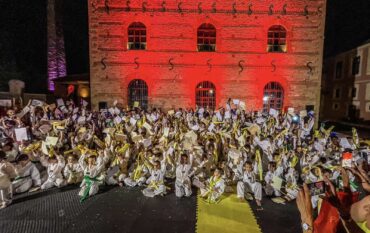 Πυρσοί, μπαλόνια και αθλητικές επιδείξεις στον Μύλο Ματσόπουλου από τον ΣΟΑΤ (ΦΩΤΟ)