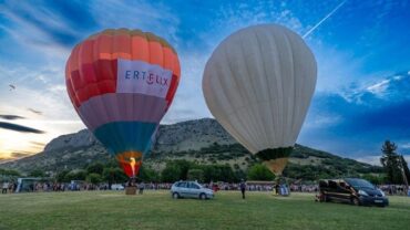 Αερόστατα πέταξαν στον Τρικαλινό ουρανό - Φαντασμαγορική εκδήλωση στη Θεόπετρα (ΦΩΤΟ)