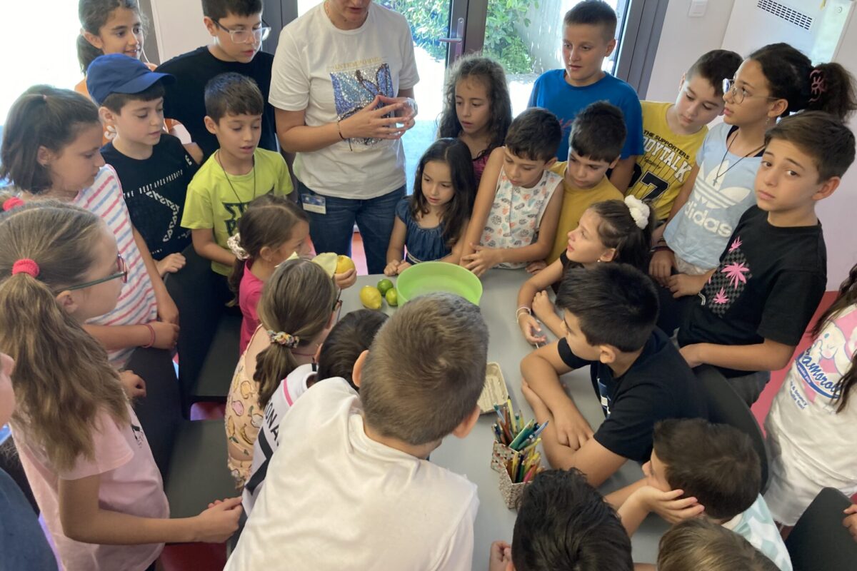 Πραγματοποιήθηκε το παιδικό εργαστήριο «Η επιστήμη είναι παντού!» στη Βιβλιοθήκη Καλαμπάκας 
