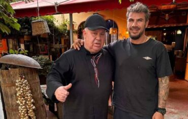 Στα Τρίκαλα ο σεφ Άκης Πετρετζίκης