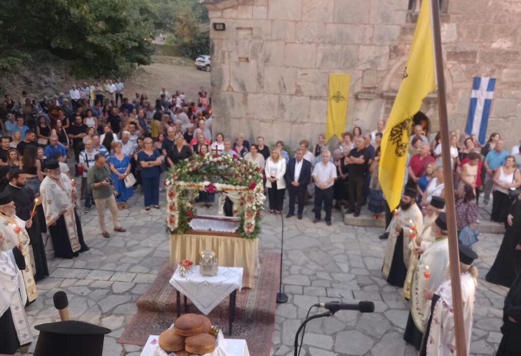 Μέγας Αρχιερατικός Εσπερινός στον Ιερό Ναό της Πόρτας Παναγιάς στην Πύλη