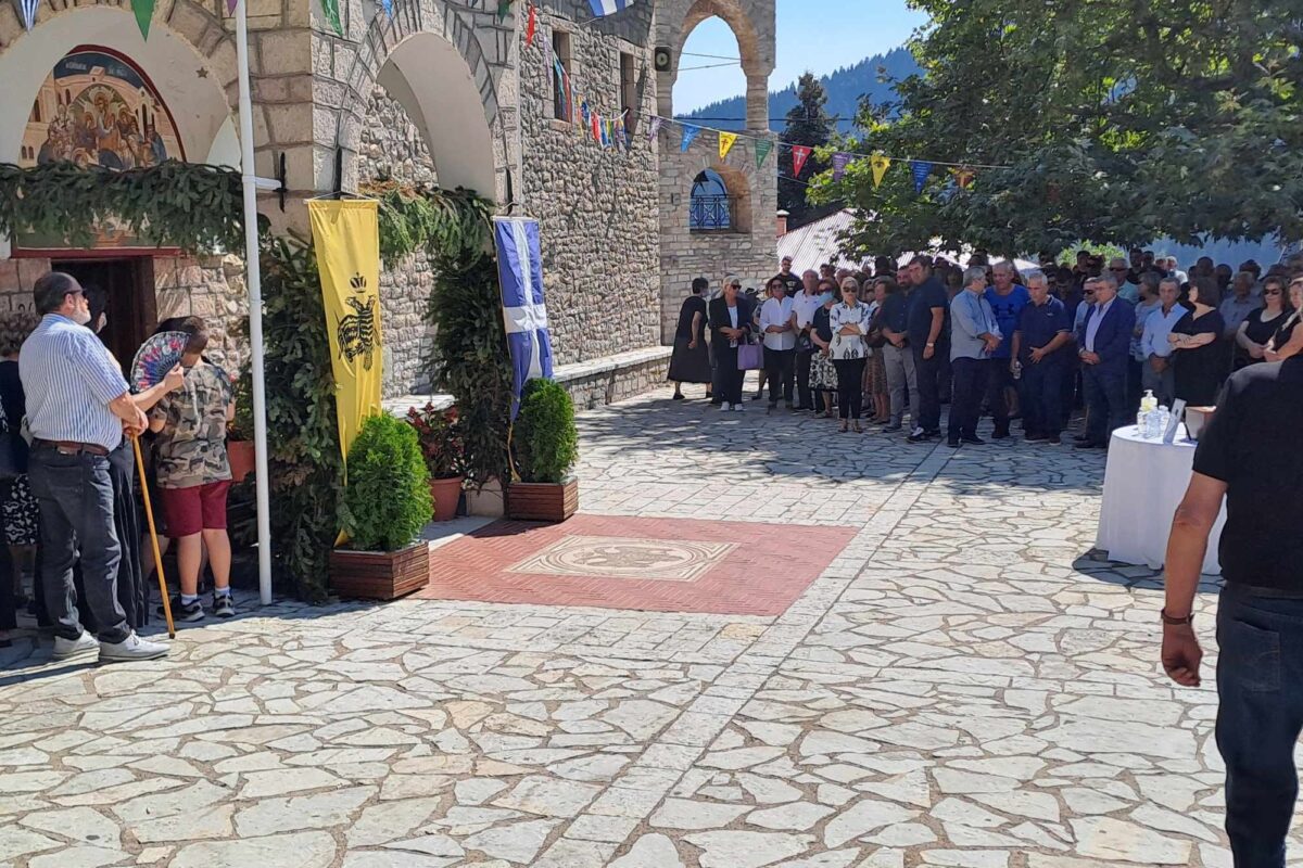Συγκινητικό αντίο στον Δημήτρη Ούτρα από τους Τρικαλινούς συγγενείς και φίλους