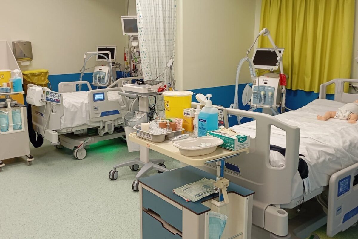 Σε λειτουργία από σήμερα η νέα ΜΕΘ Παίδων στο Πανεπιστημιακό Νοσοκομείο Λάρισας