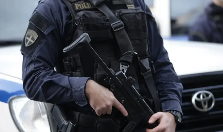 Σύλληψη στα Τρίκαλα για απείθεια και κατοχή κοκαΐνης