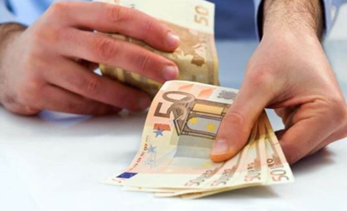 Επιδόματα ΟΠΕΚΑ: Αύριο οι πληρωμές 185,8 εκατ. ευρώ σε 673.671 δικαιούχους για τον Αύγουστο