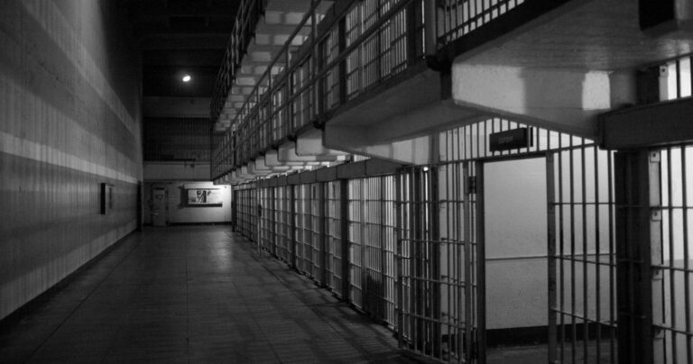 Αθώος Αφροαμερικανός μετά από 48 χρόνια στη φυλακή: Λαμβάνει αποζημίωση 7 εκατομμυρίων δολαρίων