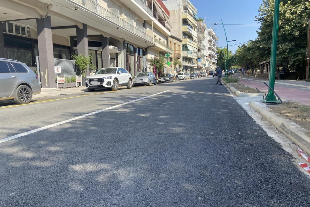 Έτοιμο κι άλλο τμήμα της ανάπλασης στον Ληθαίο - Στάθμευση από τη μια πλευρά στην Όθωνος