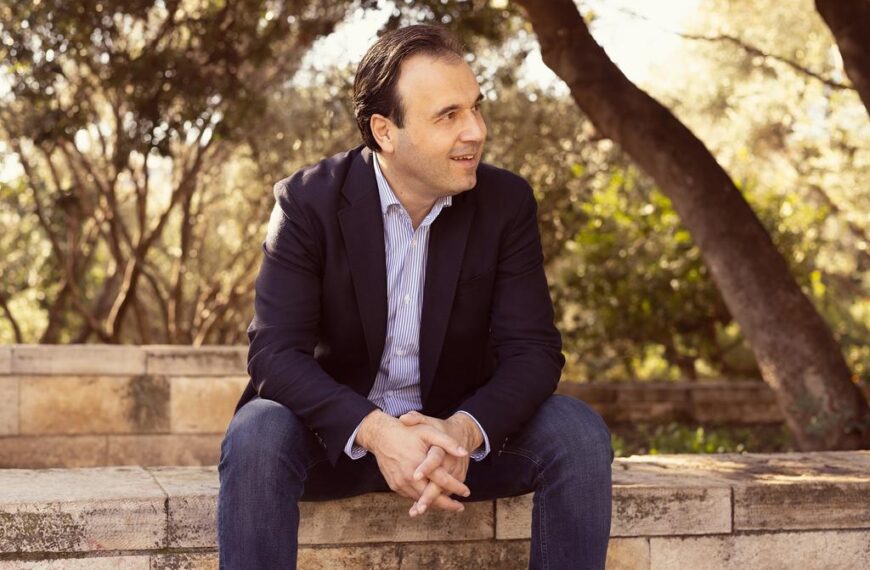 Παπαστεργίου: Ο Τρικαλινός που έστειλε την ελληνική σημαία στα άστρα