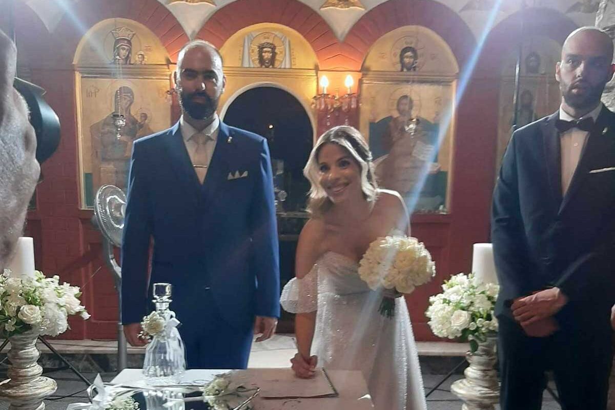 Γάμος στον Αϊ Γιώργη: Ο Παναγιώτης και η Μαρία ενώθηκαν με τα δεσμά του γάμου