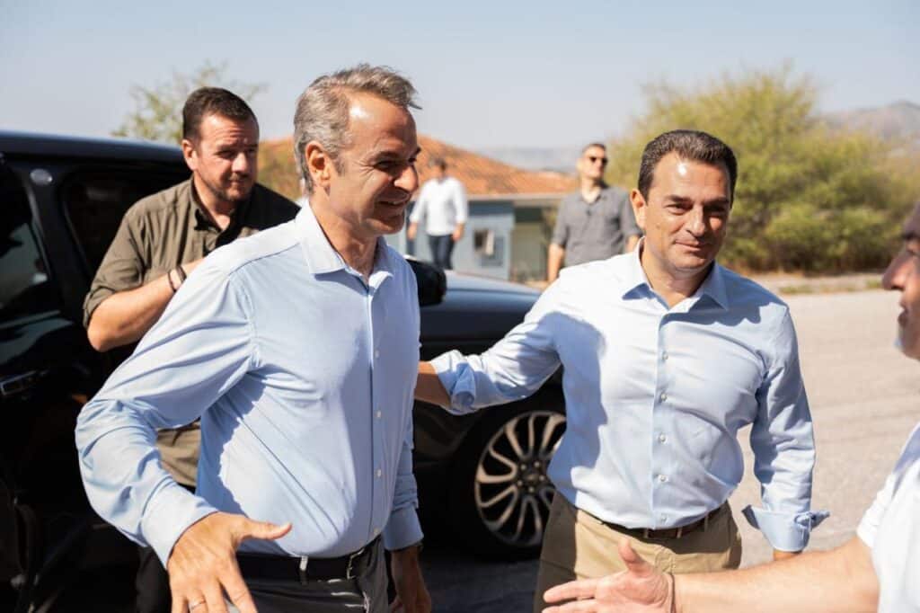 Μαζί με τον Πρωθυπουργό Κυριάκο Μητσοτάκη στη Φαρκαδόνα ο Κώστας Σκρέκας