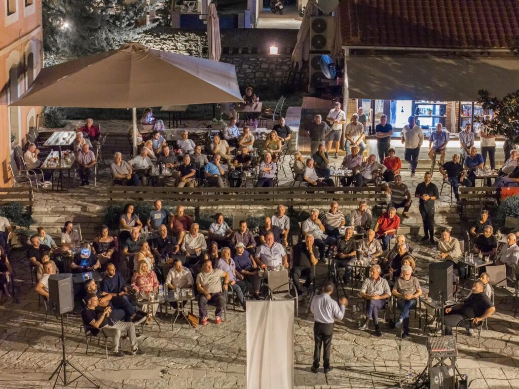 Εντυπωσιακή συγκέντρωση του Χάρη Δούκα στα Τρίκαλα: Κριτική στην κυβέρνηση και μήνυμα ενότητας