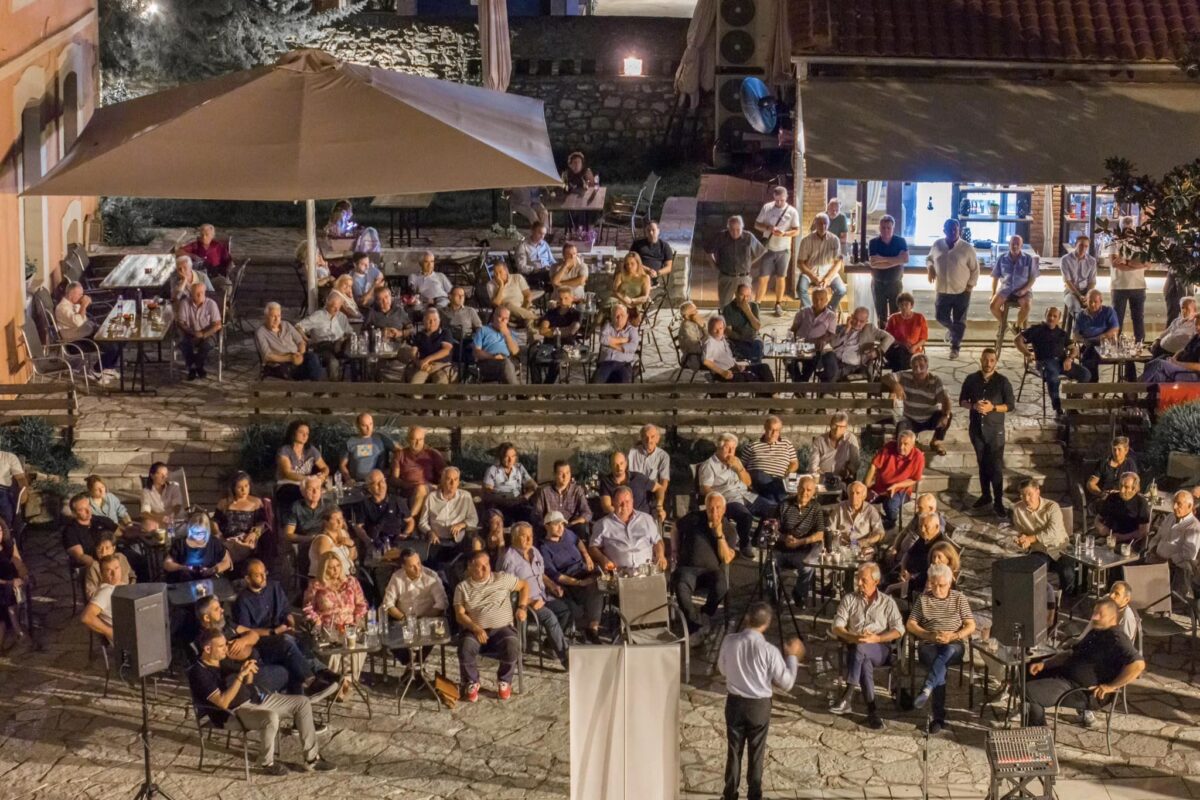 Εντυπωσιακή συγκέντρωση του Χάρη Δούκα στα Τρίκαλα: Κριτική στην κυβέρνηση και μήνυμα ενότητας