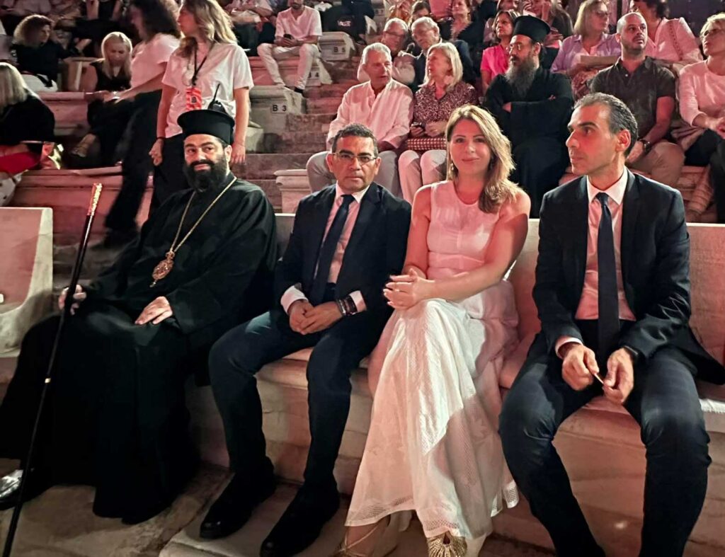 Η Κατερίνα Παπακώστα τραγούδησε για την ειρήνη