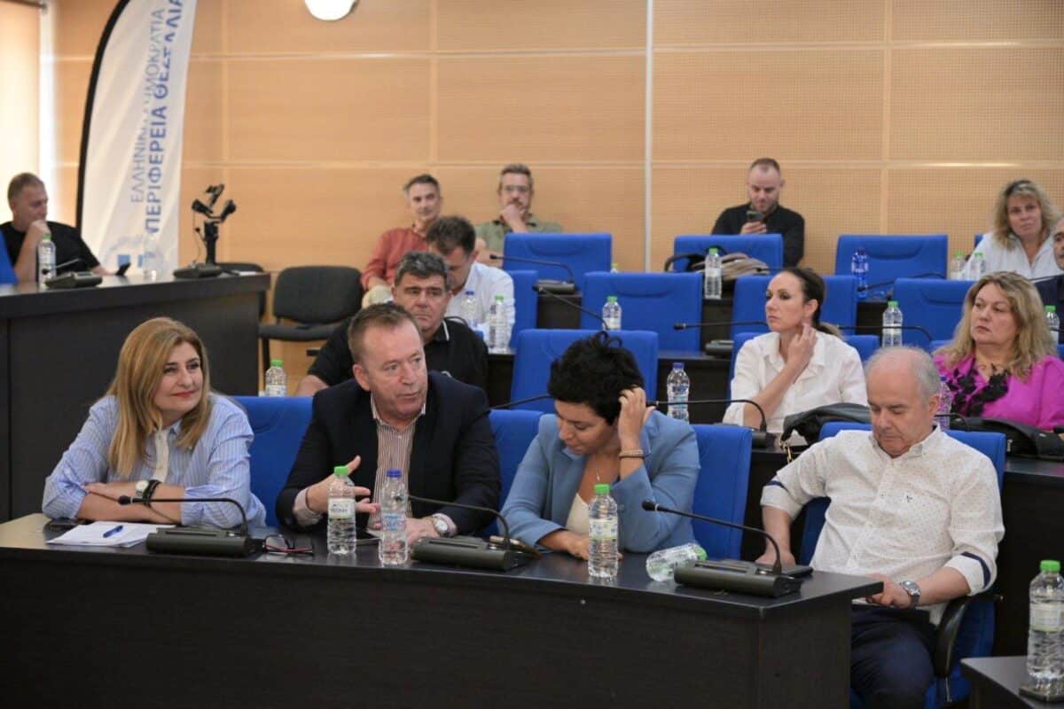 Κόκκαλης στη σύσκεψη για τα φωτοβολταϊκά στη Θεσσαλία
