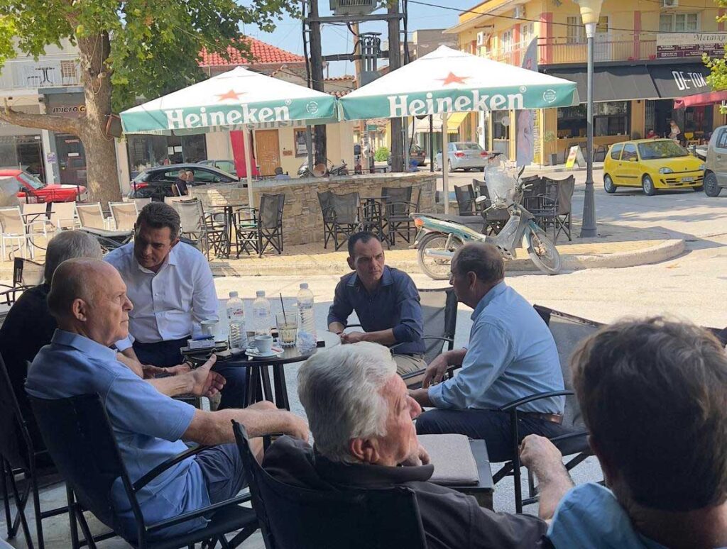 Στη Φαρκαδόνα ο Κώστας Σκρέκας στηρίζοντας τις δράσεις για την ανασυγκρότηση της περιοχής