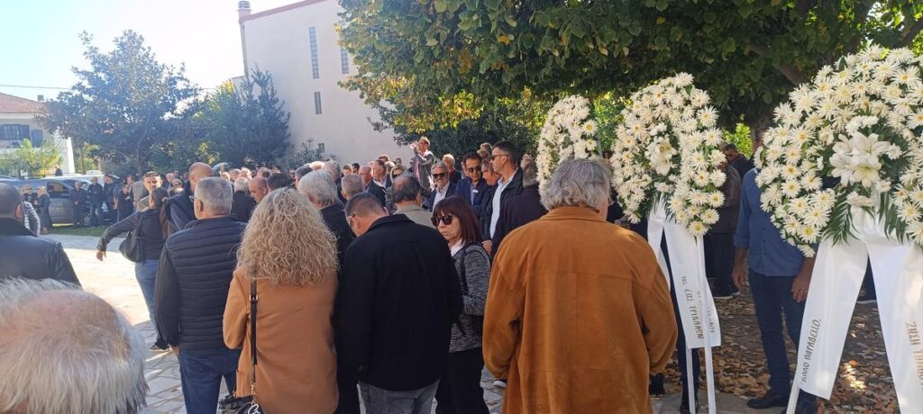 Πάνδημο το τελευταίο «αντίο» στον Θανάση Μπουτζιώλη