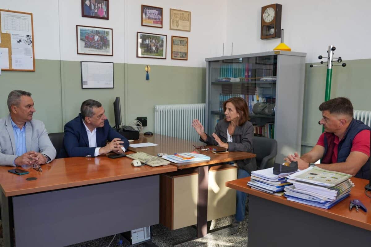 Επίσκεψη Δημ. Κουρέτα στο ιστορικό σχολείο Τσαριτσάνης «Κωνσταντίνος Οικονόμος»