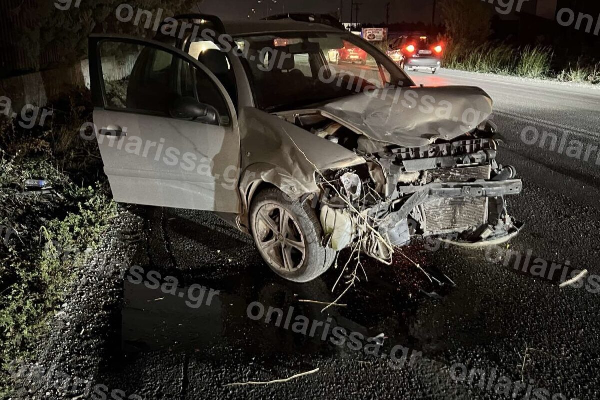 Σφοδρή σύγκρουση αυτοκινήτων στον δρόμο Λάρισας – Κοζάνης - Μία τραυματίας στο νοσοκομείο