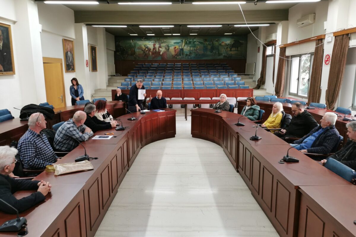 Θέμα ιστορικού εμπορικού κέντρου των Τρικάλων συζήτησαν Δήμος Τρικκαίων - καταστηματάρχες