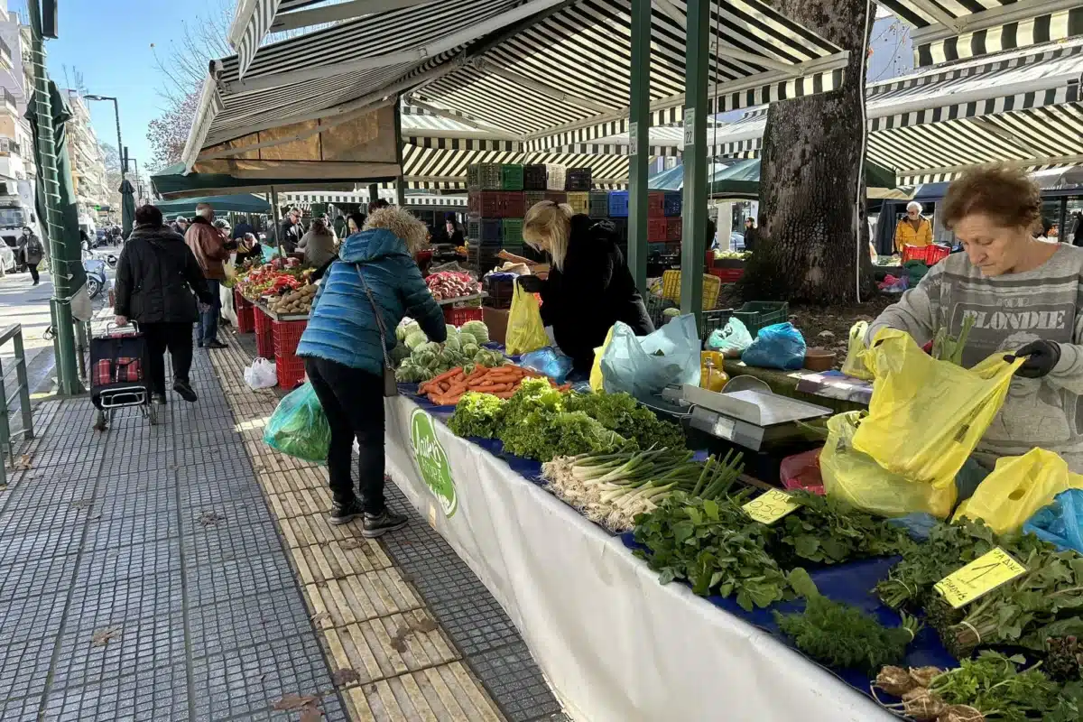 «Ανοίγουν» οι λαϊκές αγορές για τους αγρότες