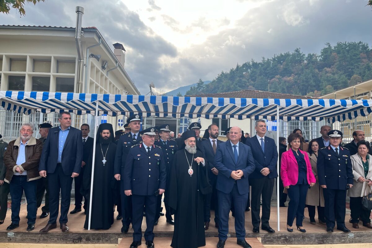 Λαμπρή τελετή ορκωμοσίας για τους 243 δόκιμους αστυφύλακες στη Σχολή Μουζακίου