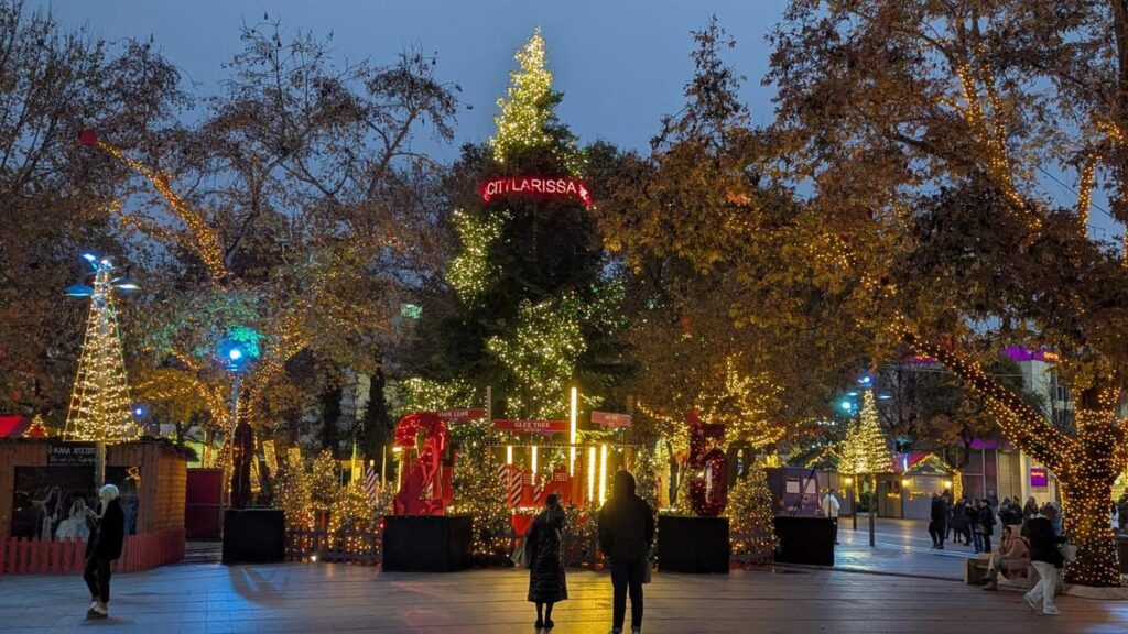 Larissa Santa City: Το στέκι του Άη Βασίλη είναι ο απόλυτος χριστουγεννιάτικος προορισμός!