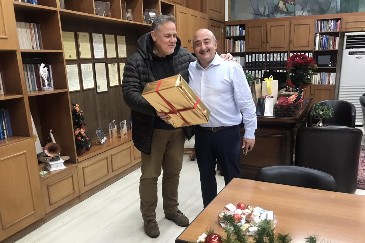 Με ευχές και δώρα γιόρτασε ο Δήμαρχος Τρικκαίων Νίκος Σακκάς την ονομαστική του εορτή!
