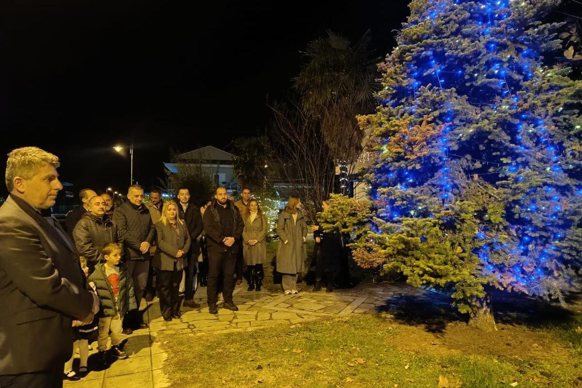 Όμορφη χριστουγεννιάτικη γιορτή στα Μεγάλα Καλύβια