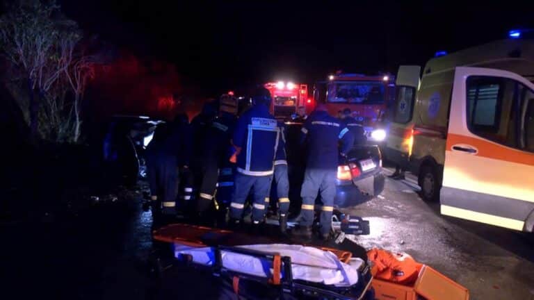 Λάρισα: Νεκρός και τραυματίες μετά από μετωπική σύγκρουση