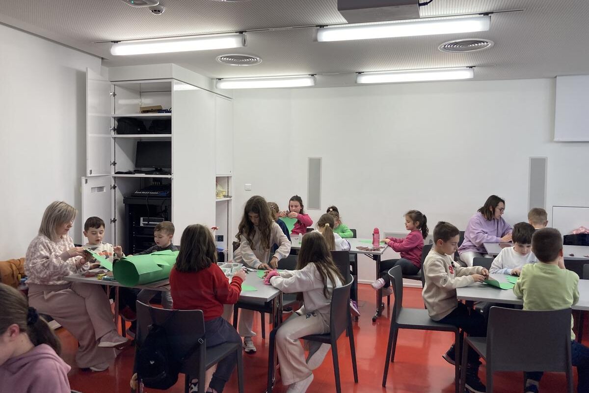 Βιβλιοθήκη Καλαμπάκας:Ολοκληρώθηκε το εργαστήριο κατασκευής χριστουγεννιάτικου ημερολογίου