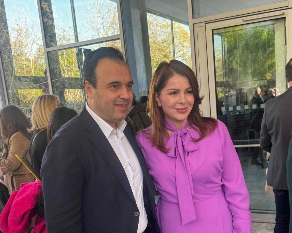Συγχαρητήρια Παπακώστα σε Παπαστεργίου για την πρωτοβουλία Kids Wallet που ενισχύει την ασφάλεια των παιδιών στο διαδίκτυο