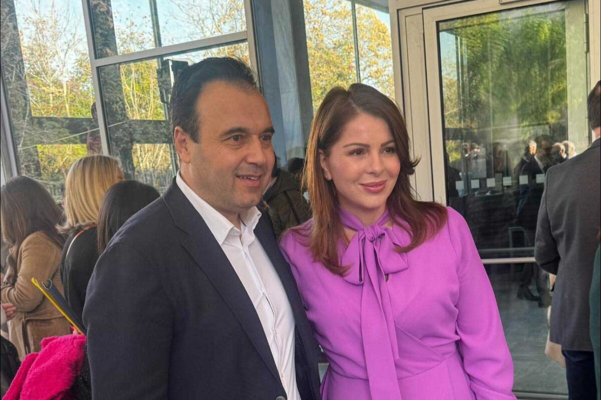 Συγχαρητήρια Παπακώστα σε Παπαστεργίου για την πρωτοβουλία Kids Wallet που ενισχύει την ασφάλεια των παιδιών στο διαδίκτυο