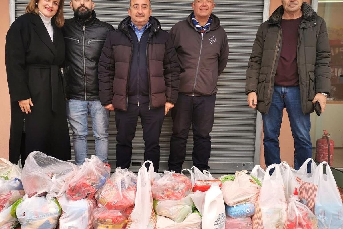 Παράδοση αγαθών από τους Προσκόπους του 4ου Συστήματος Τρικάλων στο Κοινωνικό Παντοπωλείο Δ.Τρικκαίων