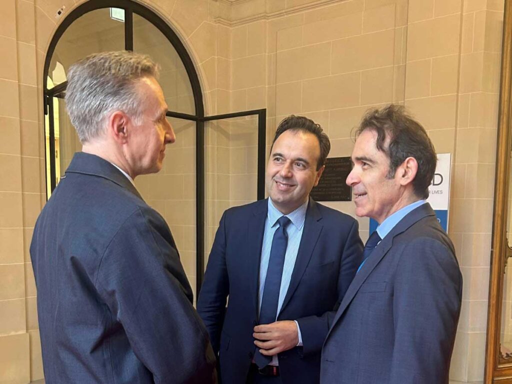 Δημήτρης Παπαστεργίου: «Η Τεχνητή Νοημοσύνη πρέπει να εκδημοκρατιστεί»