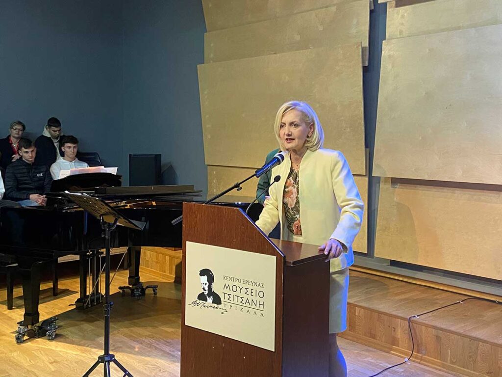 Ρεκόρ επιτυχιών στις βραβεύσεις επιτυχόντων μαθητών-τριών από τον Σύλλογο Δημοτικών Υπαλλήλων Τρικάλων (φωτο)