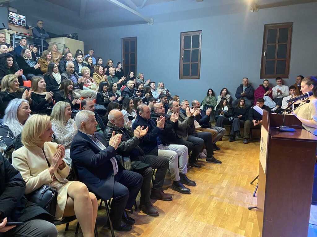 Ρεκόρ επιτυχιών στις βραβεύσεις επιτυχόντων μαθητών-τριών από τον Σύλλογο Δημοτικών Υπαλλήλων Τρικάλων (φωτο)