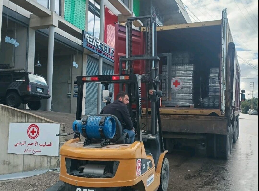 Ο Ελληνικός Ερυθρός Σταυρός παρέδωσε τεράστια ανθρωπιστική βοήθεια στον Ερυθρό Σταυρό του Λιβάνου