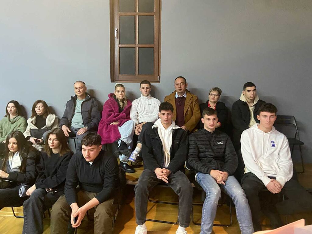 Ρεκόρ επιτυχιών στις βραβεύσεις επιτυχόντων μαθητών-τριών από τον Σύλλογο Δημοτικών Υπαλλήλων Τρικάλων (φωτο)