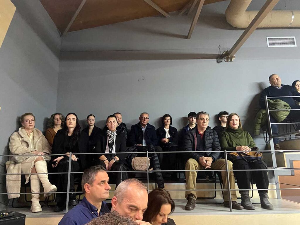 Ρεκόρ επιτυχιών στις βραβεύσεις επιτυχόντων μαθητών-τριών από τον Σύλλογο Δημοτικών Υπαλλήλων Τρικάλων (φωτο)