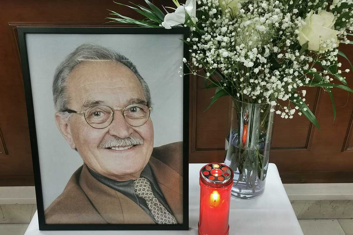 Το Δημοτικό Συμβούλιο Τρικκαίων αποχαιρέτησε τον εκλιπόντα πρώην Δήμαρχο Κώστα Παπαστεργίου