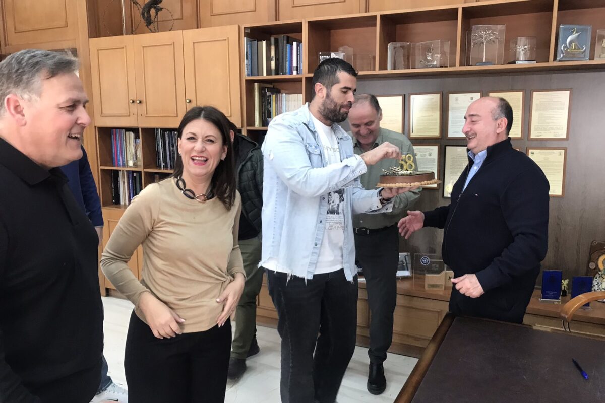 Γενέθλια με ευχές και χαμόγελα για τον Δήμαρχο Τρικκαίων