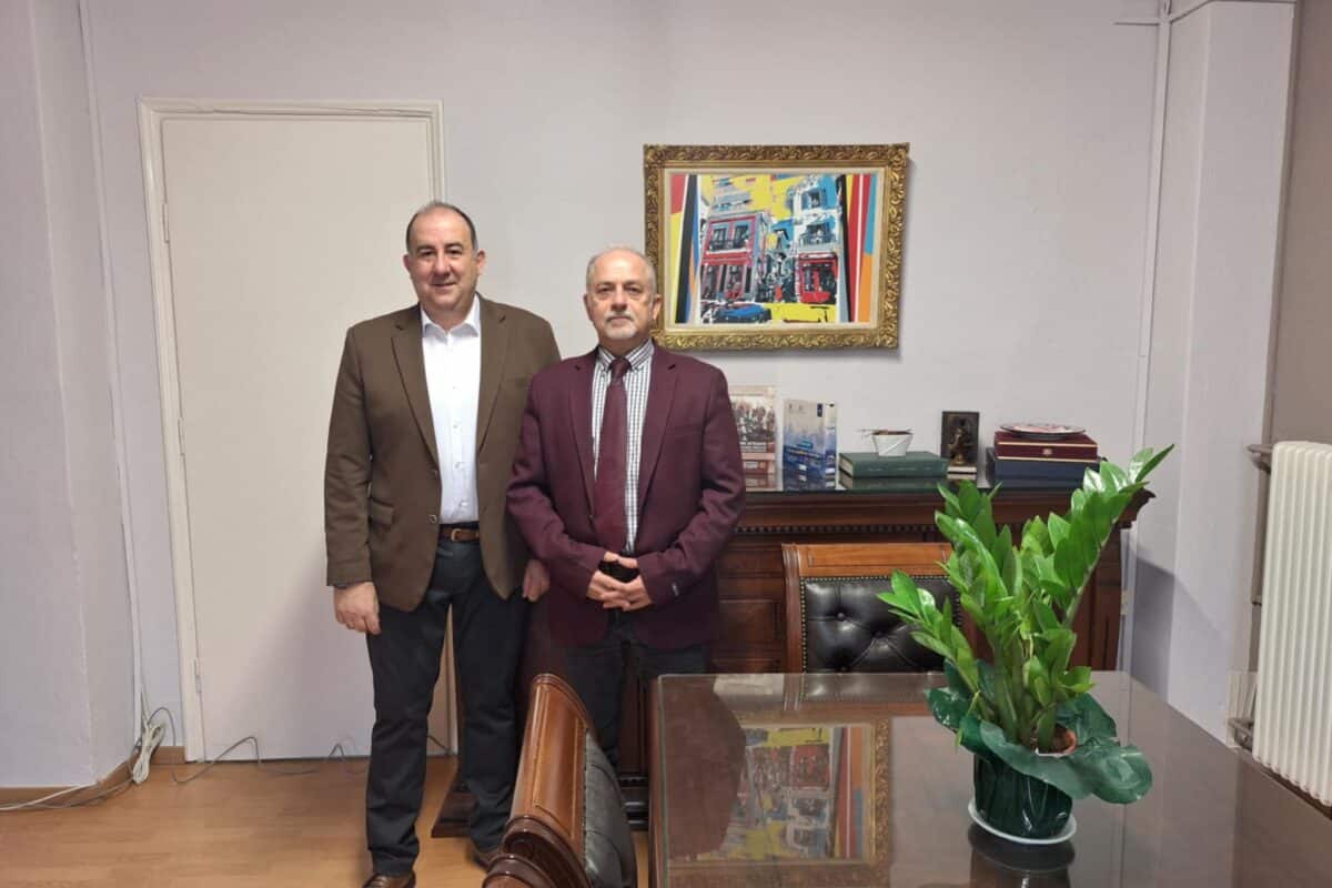 Συνάντηση του Αντιπεριφερειάρχη Παιδείας Βασ. Σίμου με τον Διευθυντή Δευτεροβάθμιας Εκπαίδευσης Τρικάλων