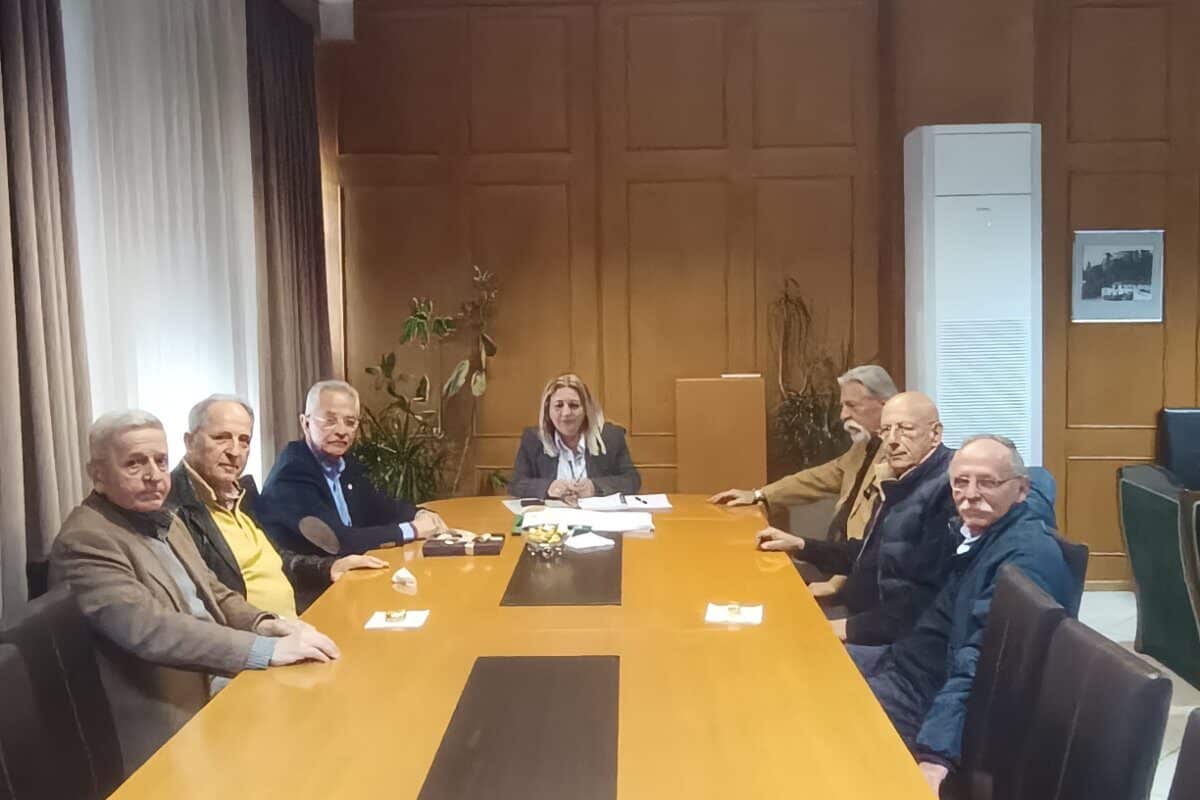 Συνάντηση Χρύσας Ντιντή με τον Σύνδεσμο Εφέδρων Τρικάλων