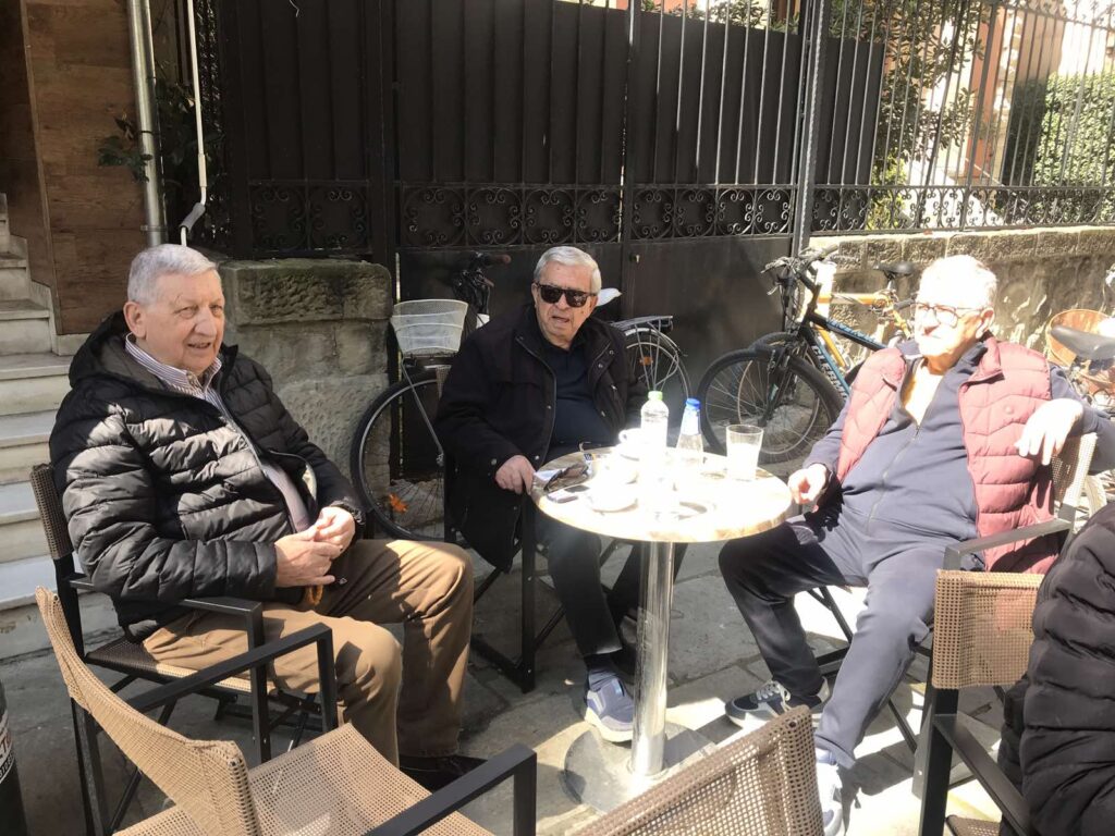 Καφές, κουβέντα και… Αυτοδιοίκηση αλά παλαιά!