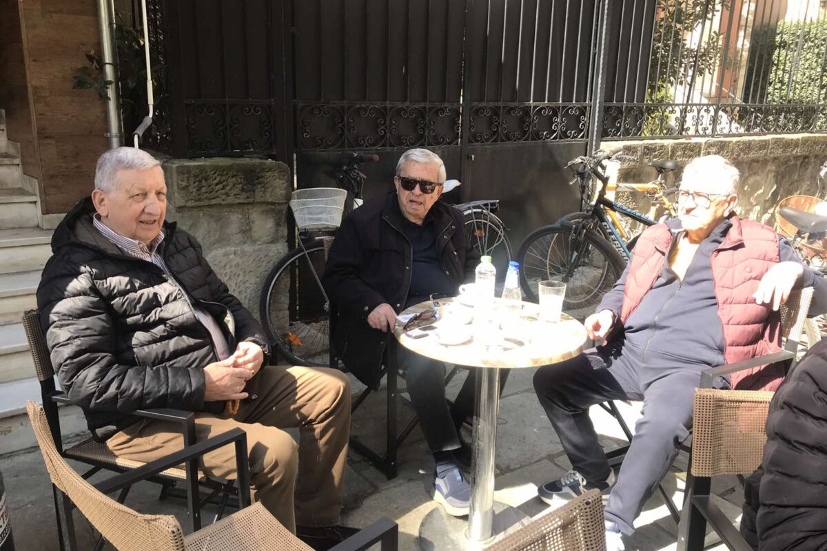 Καφές, κουβέντα και… Αυτοδιοίκηση αλά παλαιά!