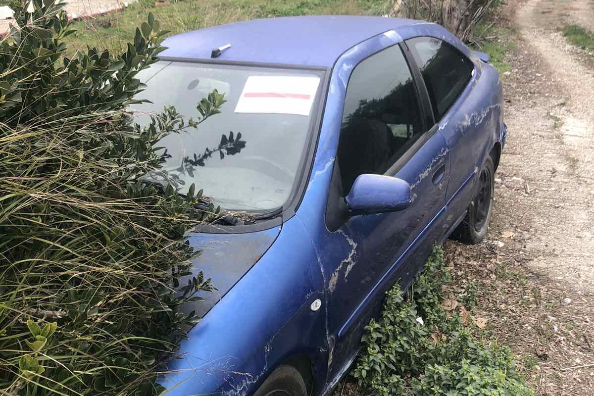 Σε εξέλιξη η διαδικασία απομάκρυνσης των εγκαταλελειμμένων αυτοκινήτων από τον Δήμο Μετεώρων