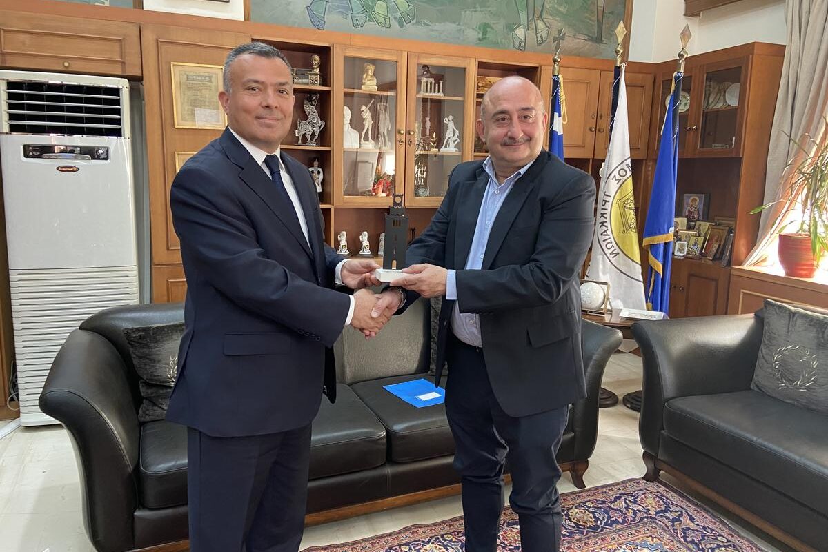 Επίσκεψη του πρόξενου της Τουρκίας στον Δήμαρχο Τρικκαίων