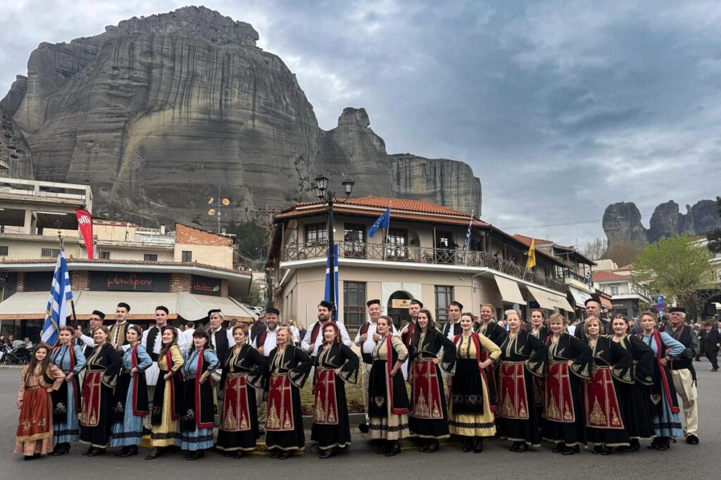 Με περηφάνια η παρέλαση στην Καλαμπάκα – Μήνυμα ενότητας και ιστορικής ευθύνης από τον Δήμαρχο Λευτέρη Αβραμόπουλο