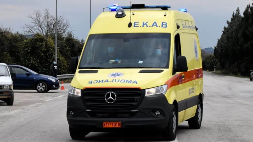20χρονη νεκρή σε τροχαίο έξω από το Στεφανοβίκειο – Σοβαρά τραυματίες οι γονείς της