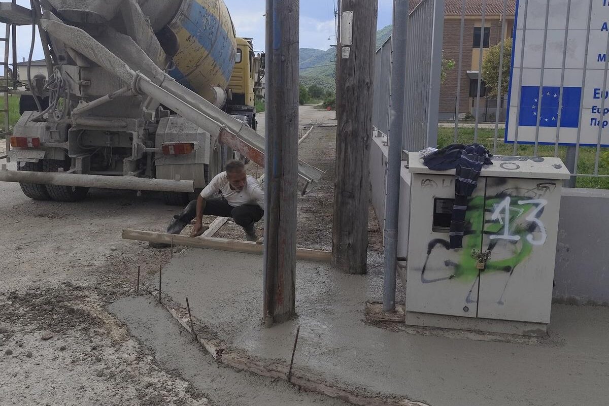 Νέα πεζοδρόμια σε σχολεία Καλαμπάκας με συνεργασία ΤΕΡΝΑ